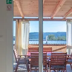 Olivia Κάμπινγκ Tisno