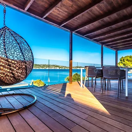 Olivia 캠프장 티스노