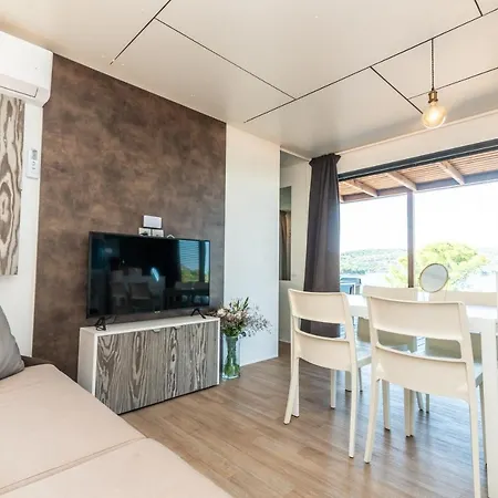 Olivia Kamp alanı 4*