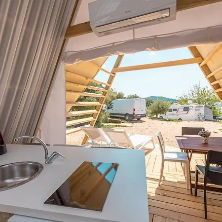 Olivia Camping Tisno