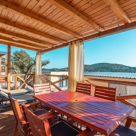 Olivia Camping Tisno