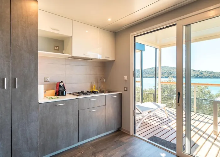 Olivia Kamp alanı Tisno